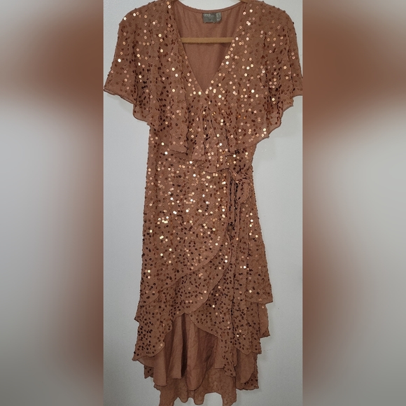 ASOS Design Copper Scatter Sequin Dress Cape Back High Low Hem Size 6 - Picture 4 of 16